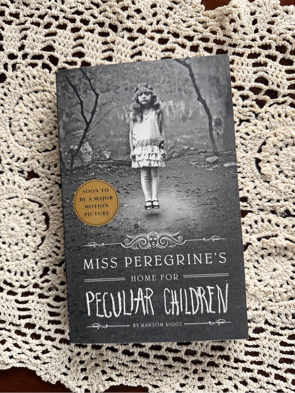Miss Peregrine's Home for Peculiar Children by Ransom Riggs - Black Cover